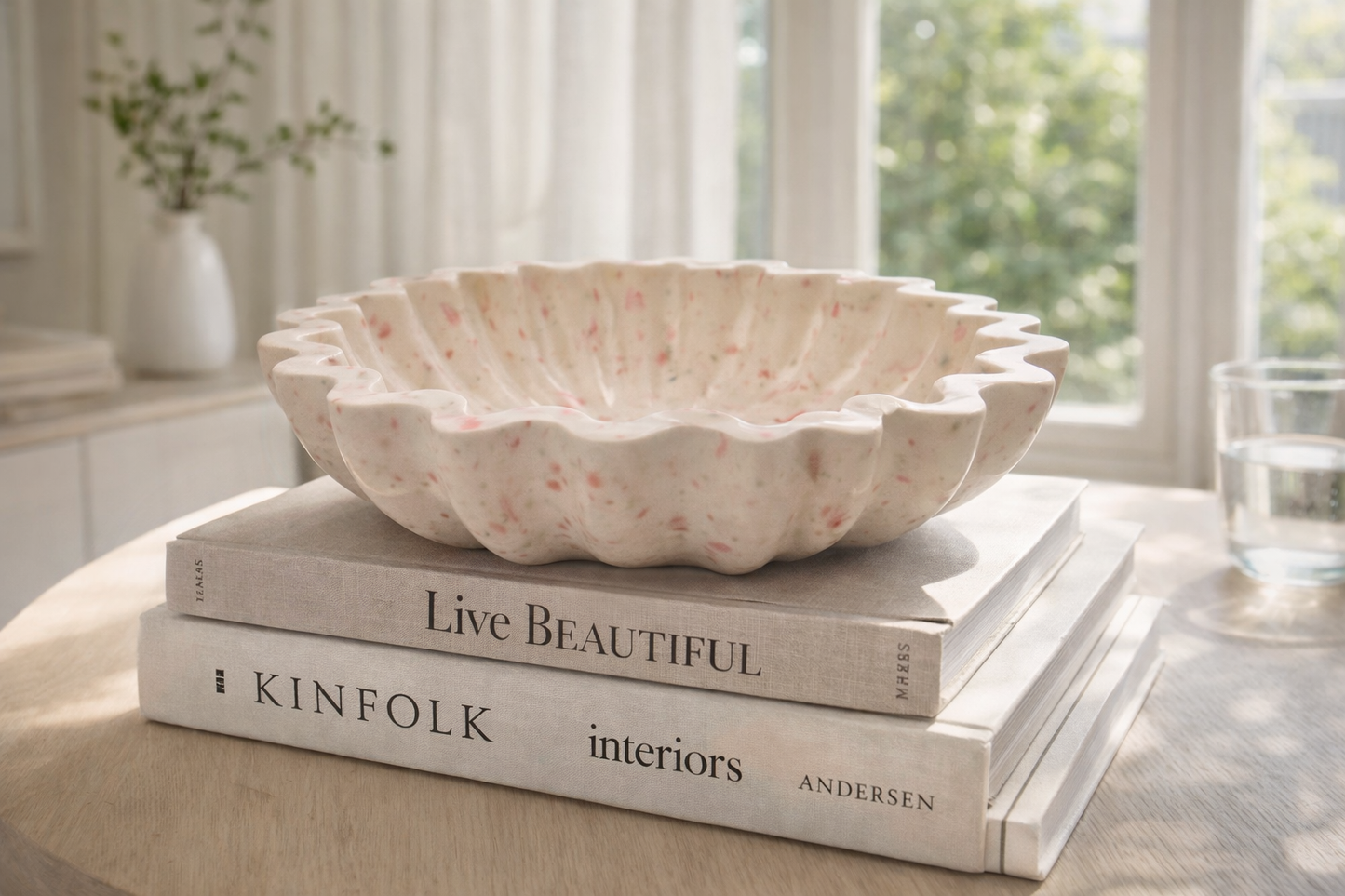 Scalloped bowl M