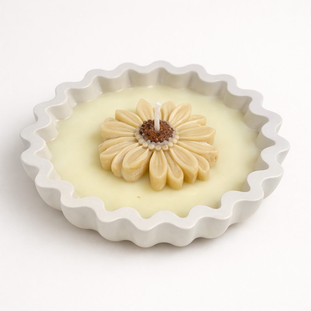 Floral Candle in Scalloped